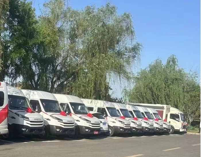 当前，随着环保意识的日益增强，绿色出行成为了人们关注的焦点，电动自行车作为一种环保、便捷的交通工具，越来越受到人们的喜爱。在近日举行的2024第十四届丰县电动车展览会上，南京依维柯携得意系列产品参展，为电动车行业提供高效、实用的物流解决方案，受到了众多展商和观众的广泛关注和高度好评