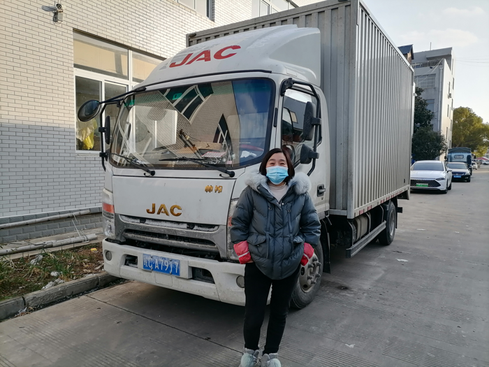 生意互相成就，合作共赢未来。从古自今，做生意都不是一锤子买卖，而是长长久久、互利共赢。安徽蚌埠的刘姐，与江淮1卡帅铃携手前行，用行动诠释共赢的力量，把家电生意越做越大，创造出更美好的生活