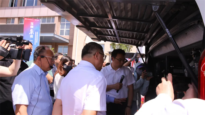 在完成“制氢-用氢”氢能产业链建设后，2024年，装配玉柴芯蓝旗下子公司--玉柴兴顺达燃料电池的首批50辆燃料电池客运包车在北京投入运营。这是玉柴响应国家双碳战略，厚植新质生产力的重要举措，标志着玉柴在氢能这条新赛道上进入了提速阶段。
