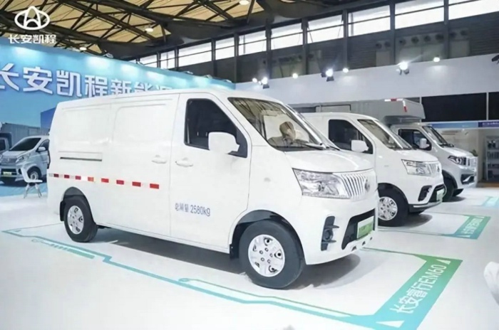 【第一商用车网 原创】5月份，商用车市场同比小幅增长3%，具体到各个细分市场来看，以增长为主旋律。轻客市场的连增还能否继续？哪家企业能在5月份轻客销量榜上登顶？