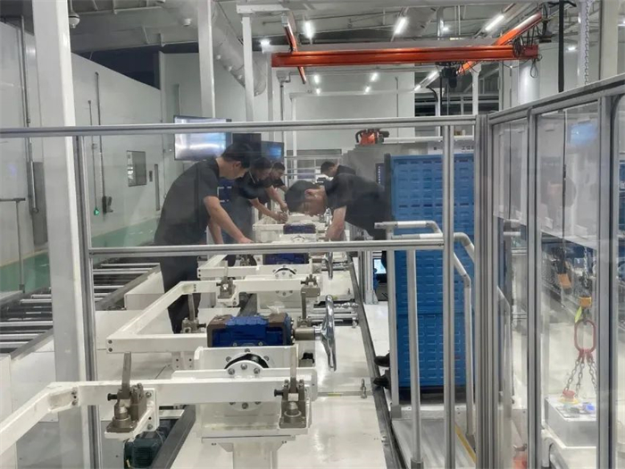 日前，随着首批自主130kW成品电堆装车发运的完成，宣告佛山迪一元素新能源科技有限公司（简称迪一元素）提前实现批量投产。

