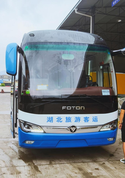 近日，福田欧辉向恩施市宇捷旅游客运有限公司成功交付10台全新BJ6906城间客车。