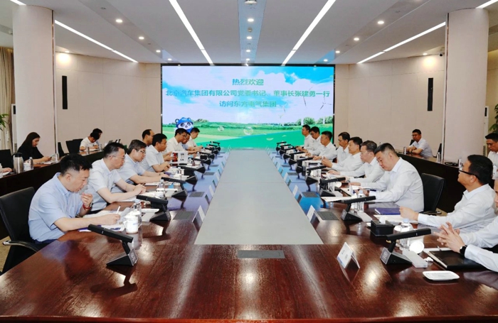 俞培根会见北汽集团党委书记、董事长张建勇.jpg