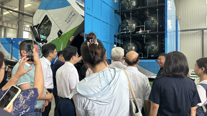 大批量交付100台，乘龙氢能重卡助力荣程新能“氢”启未来5.png