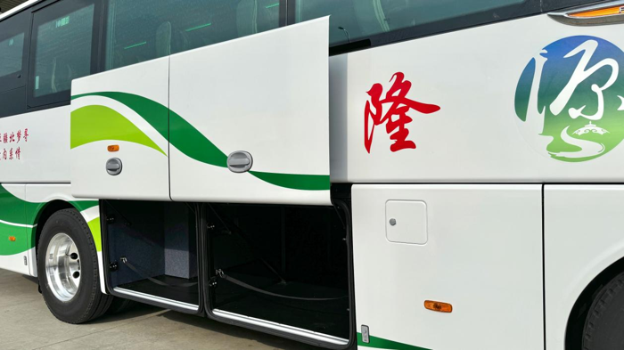 早秋时节，金风送爽，北疆草原在迎来一年中最绚烂时节的同时，隆源运输有限公司也将喜迎一位“新朋友”——福田欧辉BJ6906，这是一款集豪华、时尚、高端于一身的2+1大型商务客车