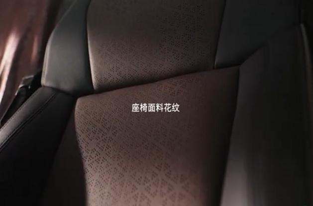 在今年7月“中国一汽第6000万辆汽车暨第900万辆解放卡车出车活动”中，一款万众瞩目的杰作——解放J7创领版新车高光亮相，这一世界级高端重卡的“工业美学”令人惊叹不已，它不仅是解放品牌智慧与匠心的结晶，更是科技与艺术完美融合的绝佳典范