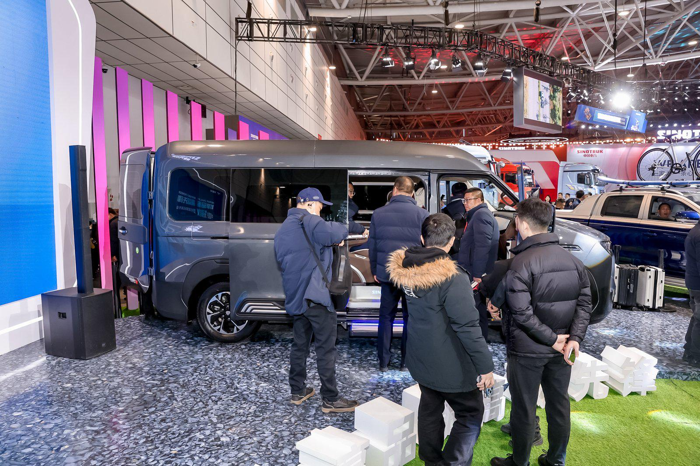 中国重汽正式推出全新轻客品牌先锋官V 6.png