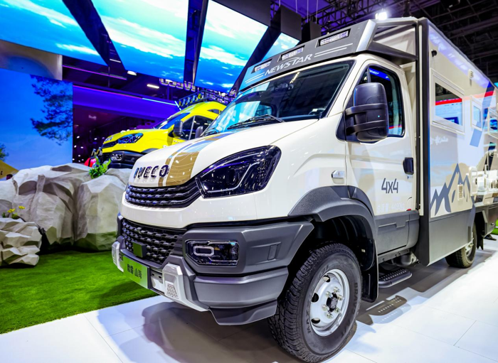 依维柯欧霸·山海C型房车1.png