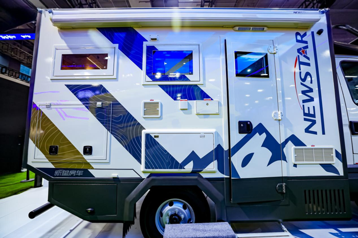 依维柯欧霸·山海C型房车2.png