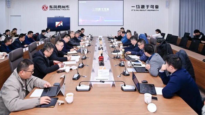张祖同到东风商用车调研指导1.jpg