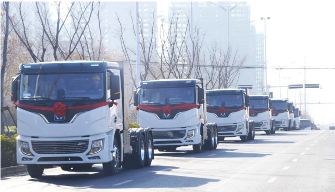 徐工新能源牵引车4.png