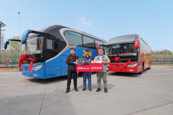 福田欧辉“陆地头等舱”BJ6122交付北京龙水凤港4.png