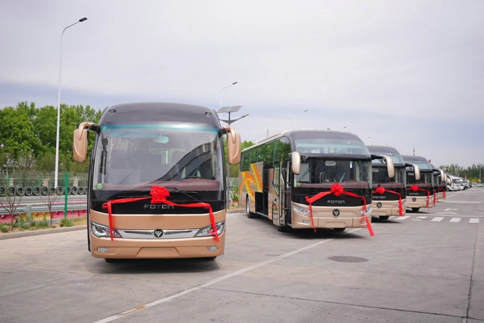 欧辉BJ6122城间客车批量交付广州禧臻2.jpg