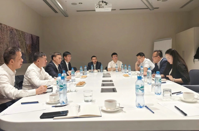 李汉阳率队走访欧亚市场2.jpg