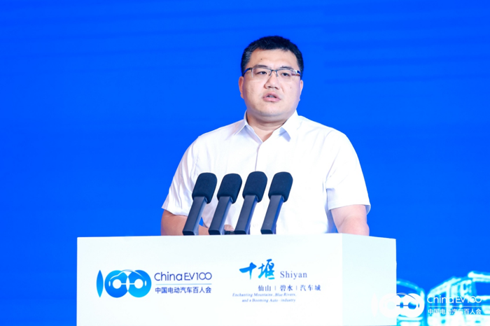 5月15日，专用车产业创新发展大会暨专用车科技展（2025）于十堰成功召开。大会围绕“推进高端化 迈向智能化 提升专用车产业发展生态”主题，共举办1场开幕大会，1场高端闭门研讨会，1场技术交流研讨会，1场产业链对接活动和1场专用车科技展，汇聚了行业专家、企业家等数百位与会嘉宾就专用车产业的创新发展、市场趋势、国际化路径、政策环境等议题进行深入讨论与交流