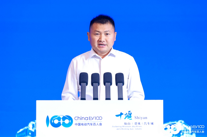 5月15日，专用车产业创新发展大会暨专用车科技展（2025）于十堰成功召开。大会围绕“推进高端化 迈向智能化 提升专用车产业发展生态”主题，共举办1场开幕大会，1场高端闭门研讨会，1场技术交流研讨会，1场产业链对接活动和1场专用车科技展，汇聚了行业专家、企业家等数百位与会嘉宾就专用车产业的创新发展、市场趋势、国际化路径、政策环境等议题进行深入讨论与交流