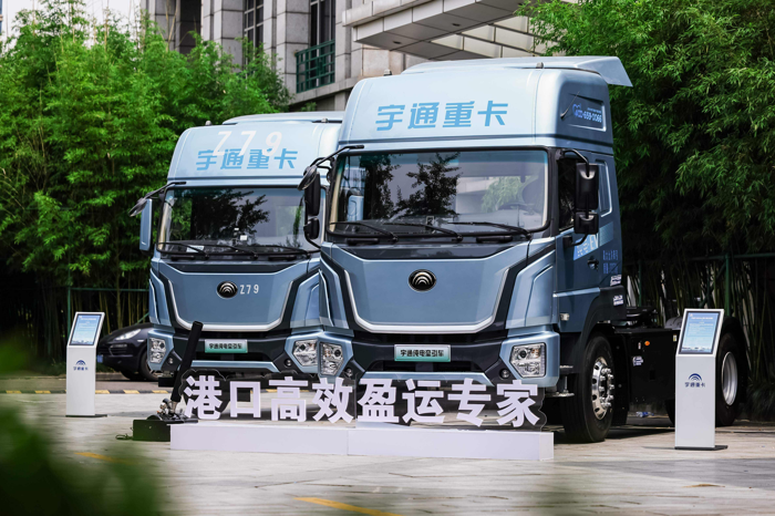 测评宇通T400 4×2港口牵引车.png