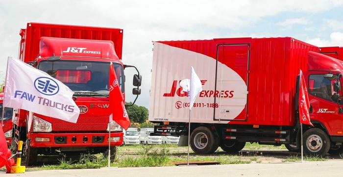 一汽解放成功交付36台菲律宾J&T EXPRESS物流用车3.jpg