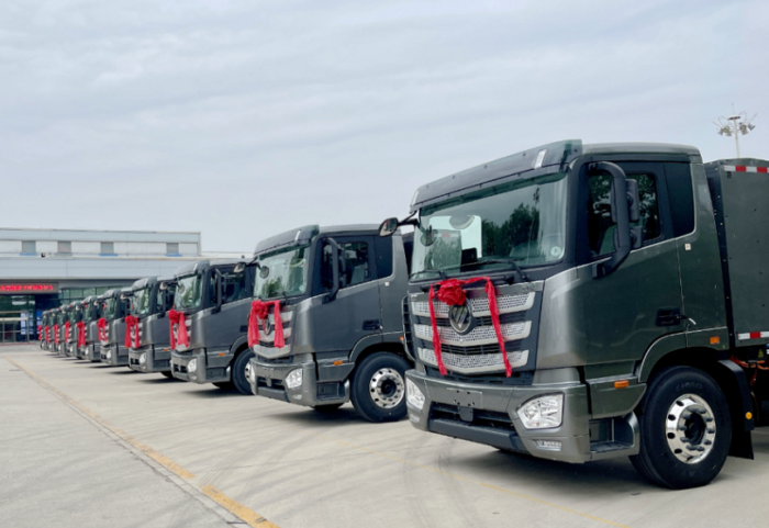 欧曼智蓝423kWh纯电牵引车.png