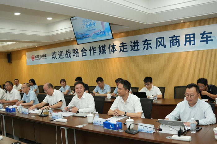 东风前5月跃升中重卡国内第一！以创新构建差异化竞争力2.png