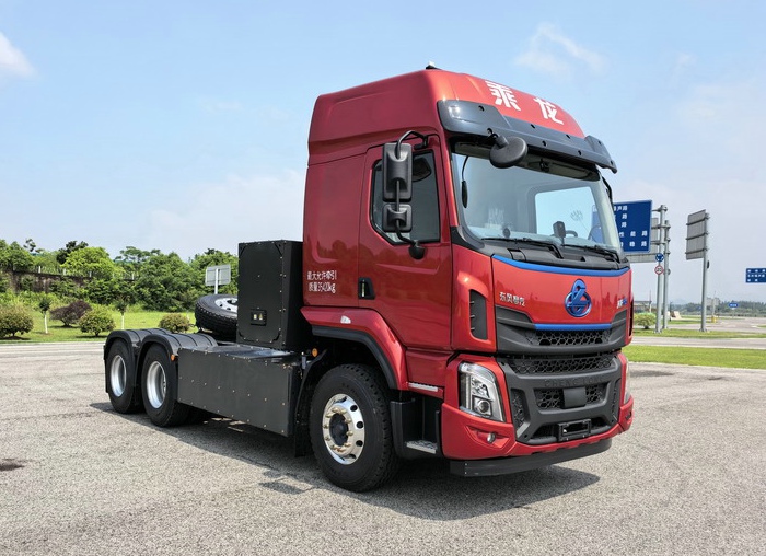 乘龙纯电动半挂牵引车.jpg