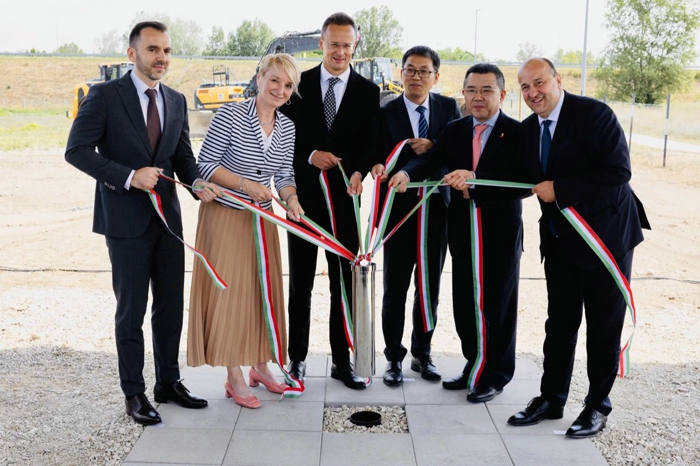 比亚迪匈牙利商用车工厂扩建奠基，欧洲布局再加速.jpg