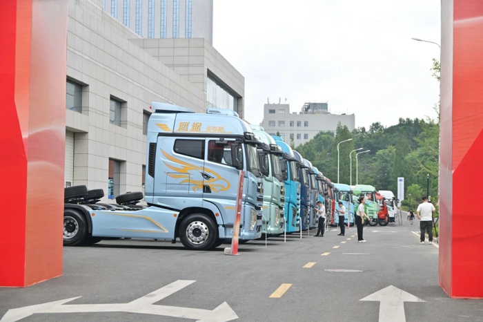 一汽解放2025年中渠道沟通会青岛中重型车分会隆重召开7.jpg