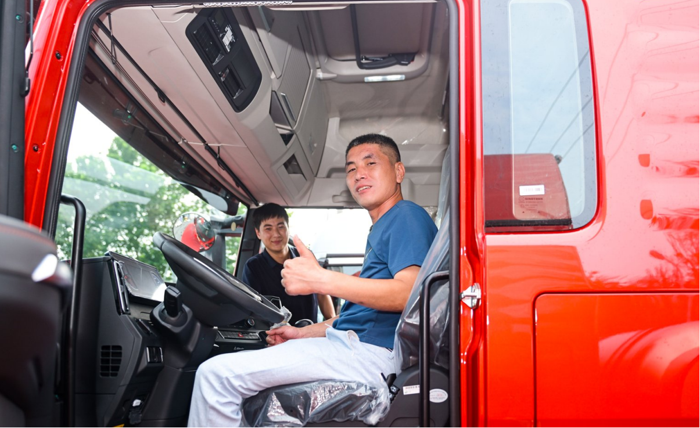 汕德卡G7M牵引车4.png