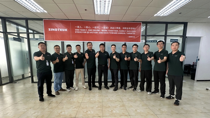 中国重汽成功向壹米滴答交付首批车辆3.jpg