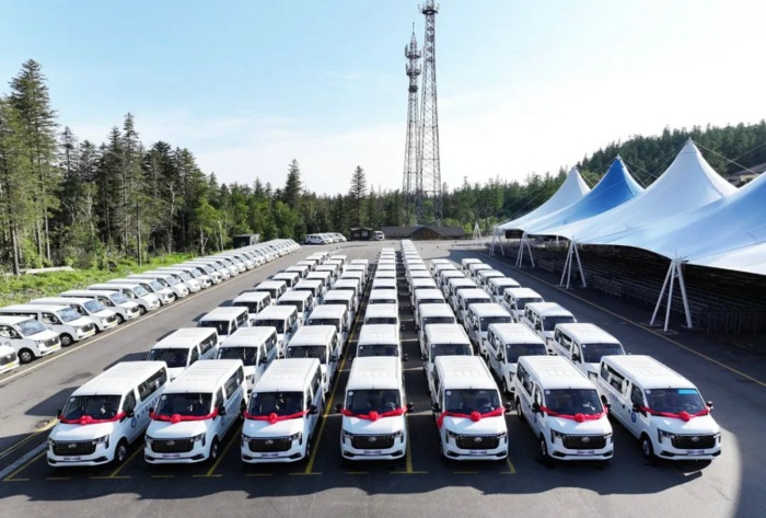 大通新途V80长白山.jpg