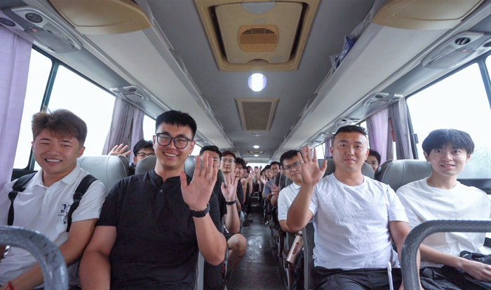 中通客车2025年大学生集结报到4.png