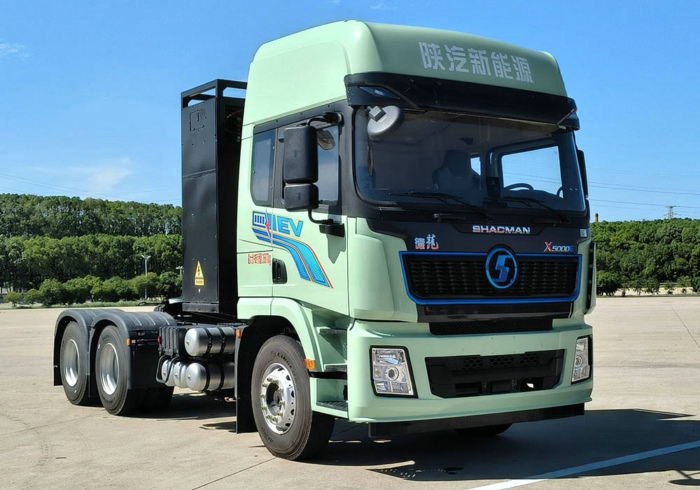陕汽M5000换电式纯电动牵引车.jpg