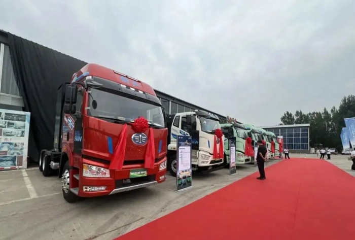 解放新能源牵引车2.jpg