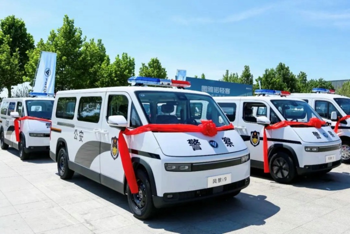 风景i9警车.jpg