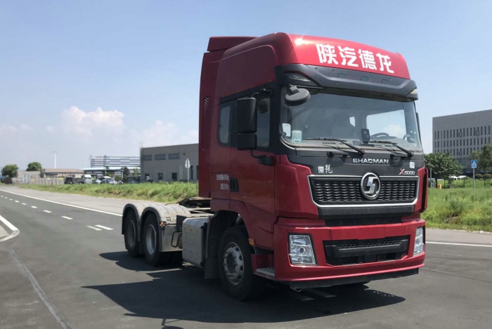陕汽德龙X5000柴油牵引车.jpg