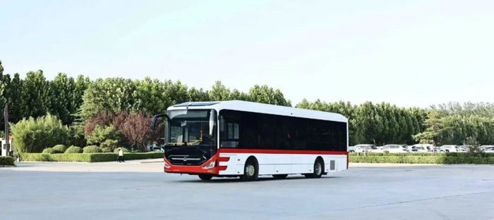 伴随新一轮科技革命和产业革命席卷全球，全球可持续交通发展迈入前所未有的活跃期。步入2025年，在中通客车等国际一线品牌助力下，迪拜以一场规模空前的交通体系升级，为全球可持续交通发展树立了新标杆
