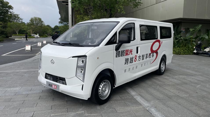 【第一商用车网 原创】作为一款定位“跨越8方智享轻客”的产品，跨越星光瞄准城市物流、平台配送、中小企业货运等核心用户，聚焦于“城市到城郊”的物流场景，致力于通过“六星科技”体系，解决用户在实际运营中的高频痛点。它究竟实力如何，让我们一起来深入探究一番。