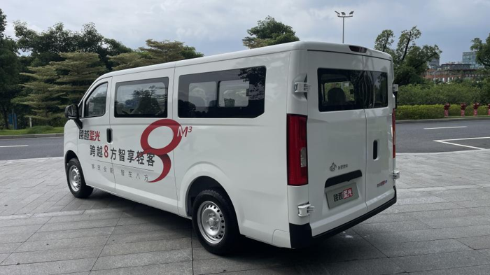 【第一商用车网 原创】作为一款定位“跨越8方智享轻客”的产品，跨越星光瞄准城市物流、平台配送、中小企业货运等核心用户，聚焦于“城市到城郊”的物流场景，致力于通过“六星科技”体系，解决用户在实际运营中的高频痛点。它究竟实力如何，让我们一起来深入探究一番。