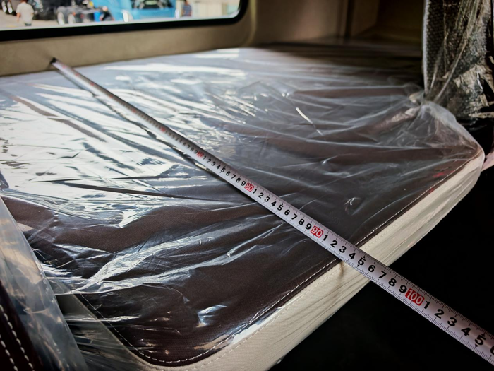 随着电商行业迅猛发展，快递及冷链领域的内卷也在不断升级，卷时效、卷成本、卷收益。作为诚信央企东风集团商用车核心业务板块，东风柳汽深谙卡友高效运营需求，匠心打造乘龙H7 Pro大单桥载货车，集强动力、轻量化、低油耗、舒适性于一身，轻松应对冷链、快递快运配货、电商、工业品等多元化运输场景，打造物流领域“六边形战士”，助力卡友在激烈的竞争中脱颖而出，实现财富快速增长