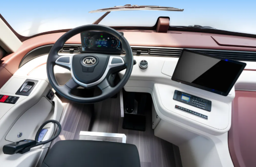 2025年10月，全球客车行业的目光聚焦于比利时布鲁塞尔。在顶级的2025比利时世界客车博览会上，安凯客车隆重推出其新一代E60纯电动微循环巴士，它如同一颗耀眼的“灵动之星”，为破解全球普遍存在的城市“最后一公里”交通难题，提供了完美的解决方案。