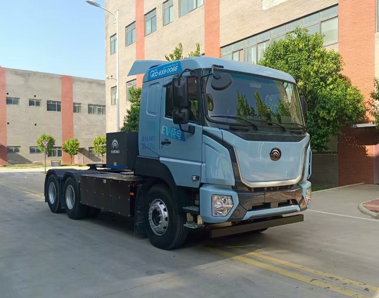 宇通纯电动半挂牵引车ZKH4252P4BEV15K.jpg