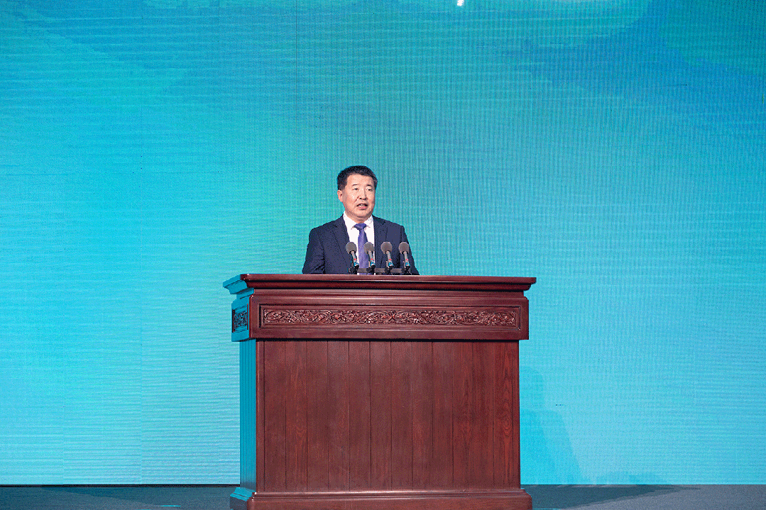中国重汽集团2025年合作伙伴大会成功举办.jpg