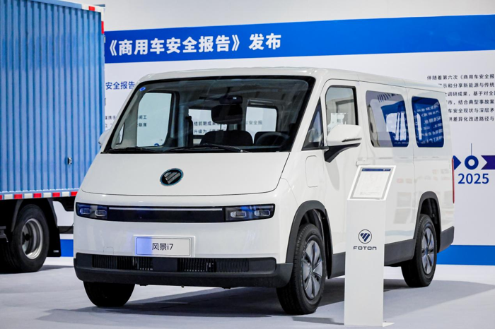 10月16日-19日，以“智驭安全，绿动未来”为主题的2025世界智能网联汽车大会在北京隆重举行。在这一行业盛会上风景i惊艳亮相，通过绿色、智能、安全三个维度的全面突破，风景i不仅展现图雅诺轻客的技术实力，更体现了品牌对商用车未来发展的深刻理解