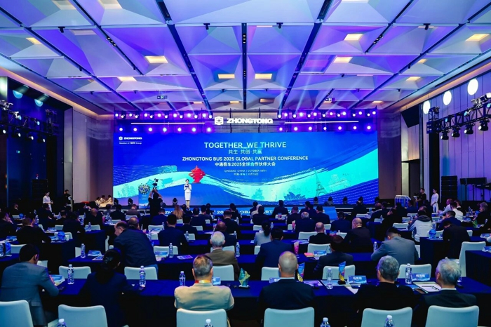 中通客车2025全球合作伙伴大会交出绿色交通“中国答案”.jpg