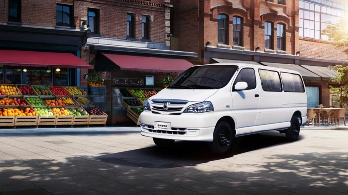 金杯品牌日焕新启幕 五款新车7.69万元起重磅出击3.png