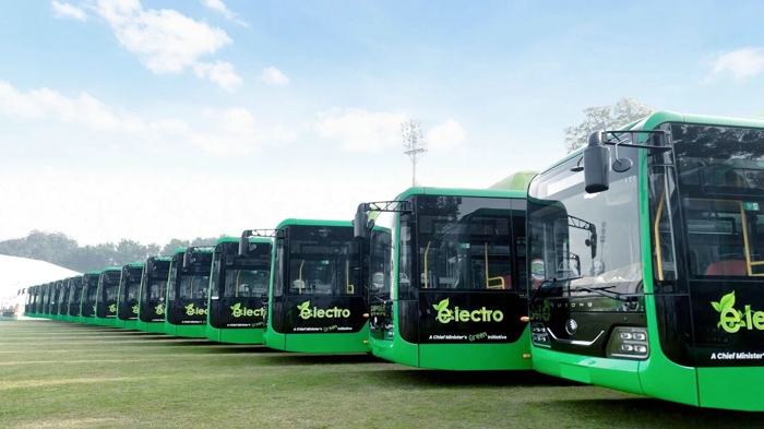 【第一商用车网 原创】中国客车出口再次交出超7000辆月销成绩单！