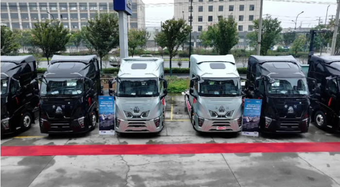 【第一商用车网 原创】几个主要重卡企业的销量与市场份额变化情况如何？