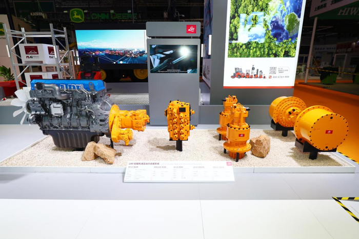 潍柴七大海外品牌亮相进博：汇聚全球顶尖科技，深耕国际化之路6.png