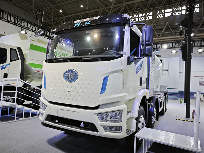 解放J6L 8×4纯电搅拌车.jpg