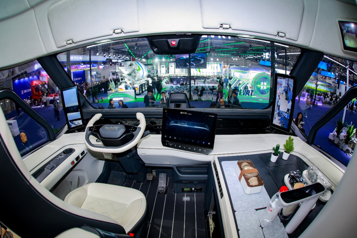 海珀特H49荣膺“2026中国年度卡车（CTOY 2026）”桂冠4.png